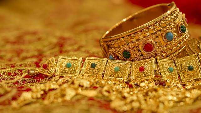 Gold futures become costlier by Rs 1,500 in just two days, silver prices rise by Rs 6,000